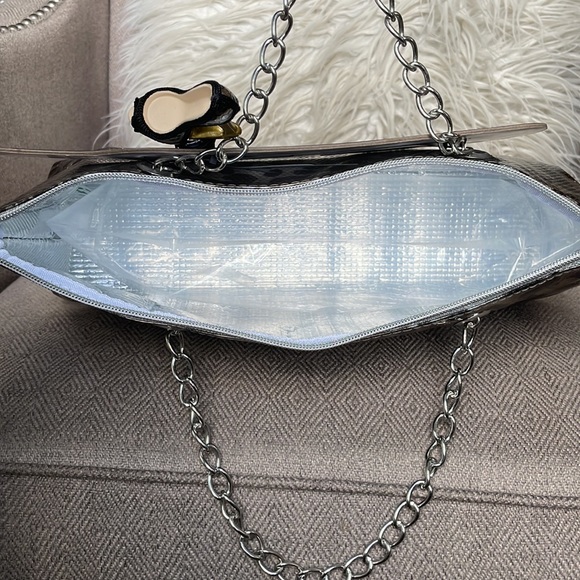 Wild Eye Designs Insulated Wine Bag w/ Wine Stopper - Picture 6 of 7